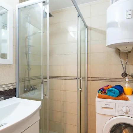 Apartment • Downtown ǀ 2 Bedrooms ǀ Parking •
